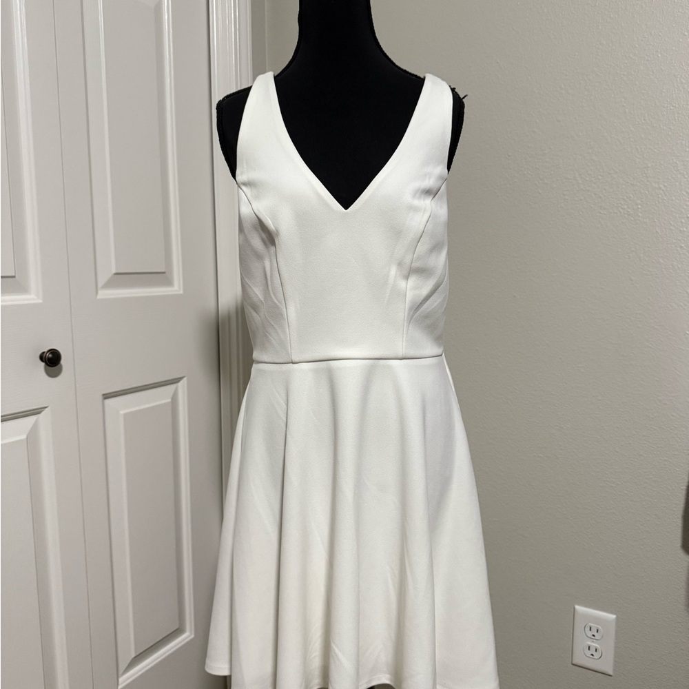 BCX White Sleeveless Dress